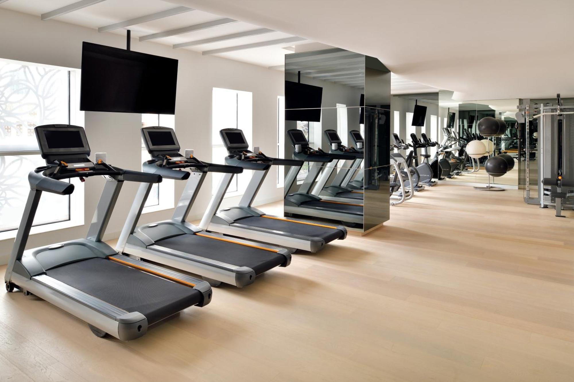 Hotel Crowne Plaza Dubai Marina By Ihg Zewnętrze zdjęcie The gym at The Dorchester